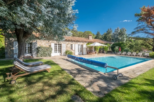 Vente maison, villa La Garde-Freinet - Propriété de charme avec vue panoramique, tennis et piscine