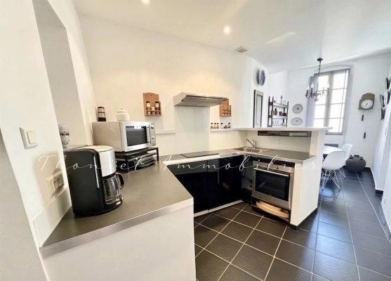 à vendre appartement Grimaud - À vendre : Appartement de charme de 112 m2 dans le village de Grimaud avec vue panoramique