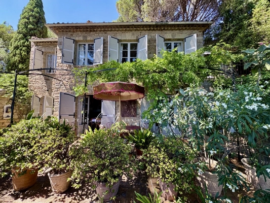 Vente maison de village Grimaud - Emplacement exceptionnel dans le village de Grimaud