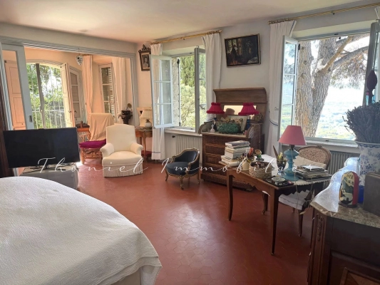 à vendre maison de village Grimaud - Emplacement exceptionnel dans le village de Grimaud