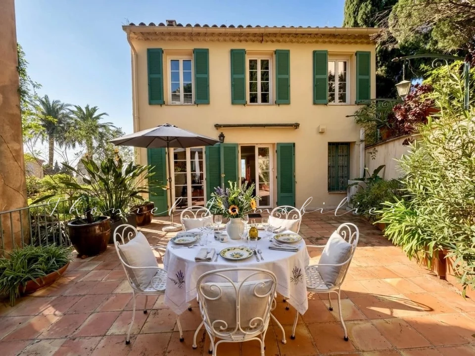 Agence immobilière Grimaud | Thoniel Immobilier | vente Maison village Grimaud