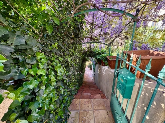 à vendre maison de village Grimaud - A vendre : Maison de village de caractère – Vue Panoramique et Calme