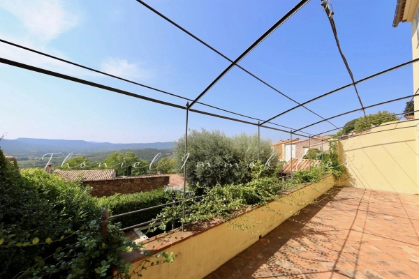 Vente maison de village Grimaud - Magnifique maison de maître avec jardin et bassin à vendre à Grimaud