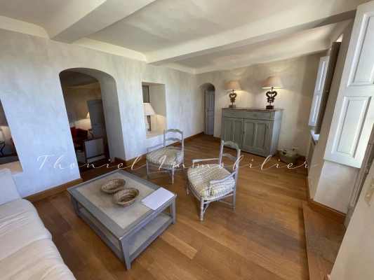 à vendre maison de village Grimaud - Magnifique maison de maître avec jardin et bassin à vendre à Grimaud