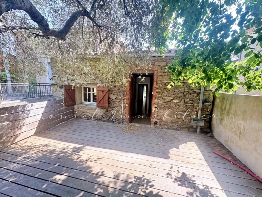 à vendre maison de village La Garde-Freinet - Maison de village de 90 m² à vendre à La Garde-Freinet avec grand garage et jardin