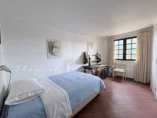 à vendre maison de village Grimaud - À vendre dans le village de Grimaud : Ensemble de deux maisons de village à rénover, avec terrasse et jardinet