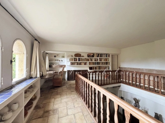 à vendre maison de village Grimaud - À vendre dans le village de Grimaud : Ensemble de deux maisons de village à rénover, avec terrasse et jardinet