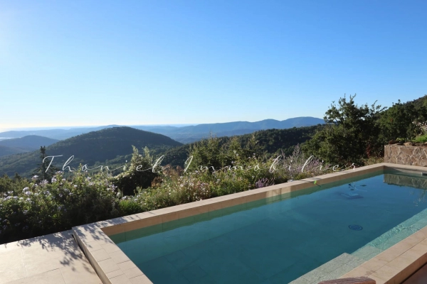 à vendre maison, villa La Garde-Freinet - Villa d’exception à vendre à La Garde-Freinet – Vue mer panoramique
