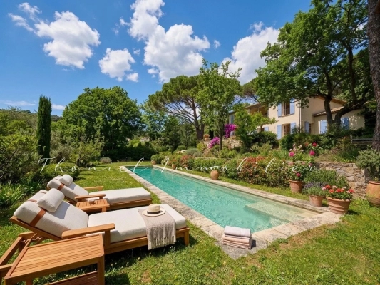 Vente maison, villa Grimaud - À vendre à Grimaud : Bastide de charme aux matériaux d’exception et finitions sur mesure