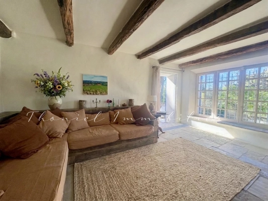 à vendre maison, villa Grimaud - À vendre à Grimaud : Bastide de charme aux matériaux d’exception et finitions sur mesure