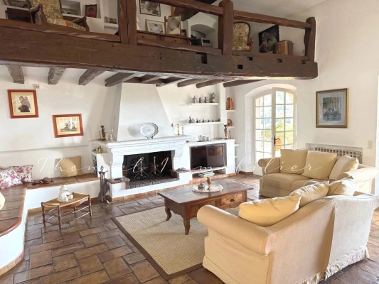 à vendre maison, villa Grimaud - Propriété de 310 m2 à vendre proche du village de Grimaud