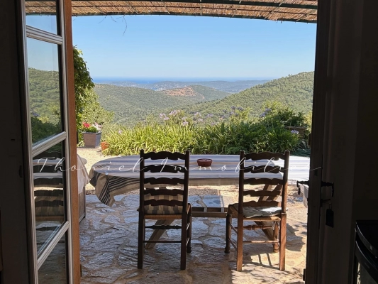 à vendre maison, villa La Garde-Freinet - Exclusivité : Charmante maison de campagne avec vue mer panoramique