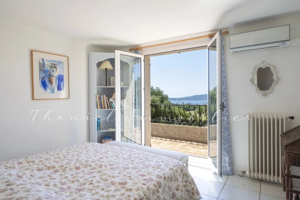 à vendre maison, villa Grimaud - A vendre à Grimaud : Propriété avec vue mer dans un domaine sécurisé