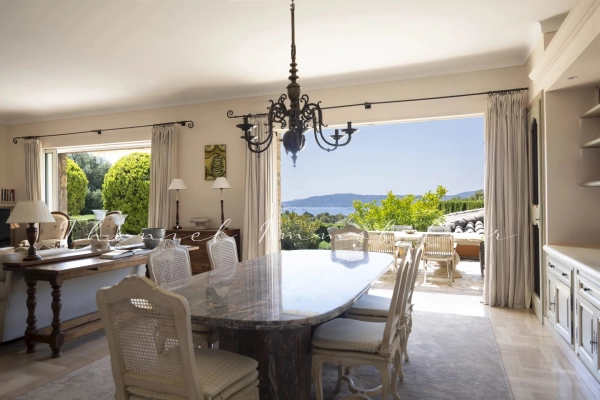 à vendre maison, villa Grimaud - A vendre à Grimaud : Propriété avec vue mer dans un domaine sécurisé