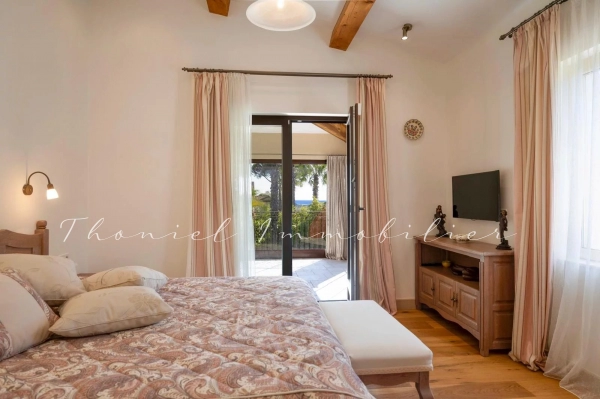 à vendre maison, villa Grimaud - Demeure provençale à vendre dans un domaine confidentiel proche des plages à Grimaud