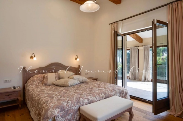 à vendre maison, villa Grimaud - Demeure provençale à vendre dans un domaine confidentiel proche des plages à Grimaud