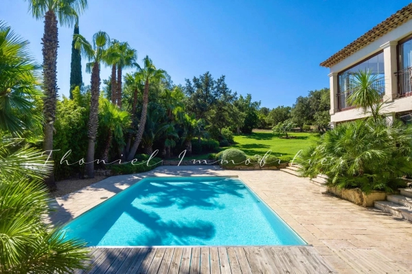 à vendre maison, villa Grimaud - Demeure provençale à vendre dans un domaine confidentiel proche des plages à Grimaud