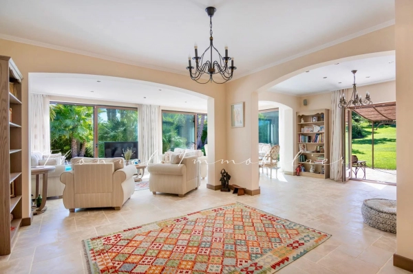 à vendre maison, villa Grimaud - Demeure provençale à vendre dans un domaine confidentiel proche des plages à Grimaud