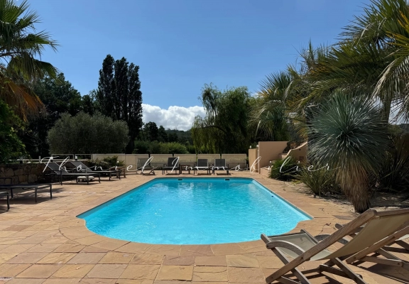 Vente maison, villa Cogolin - Propriété avec vignes dans la campagne de Cogolin