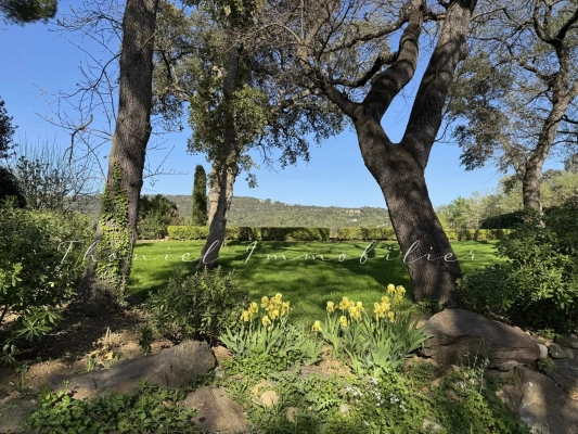 à vendre maison, villa Grimaud - Exceptionnelle propriété de caractère à vendre