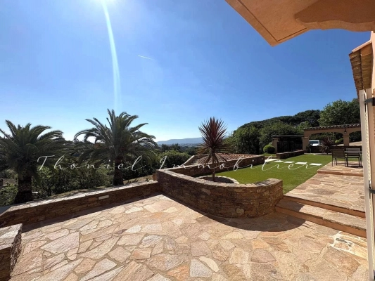 à vendre maison, villa Grimaud - Villa Provençale de Charme – Vue Dégagée sur le Village de Grimaud