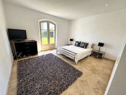 à vendre maison, villa Grimaud - Villa 4 chambres avec piscine, entre village et mer à la vente à Grimaud