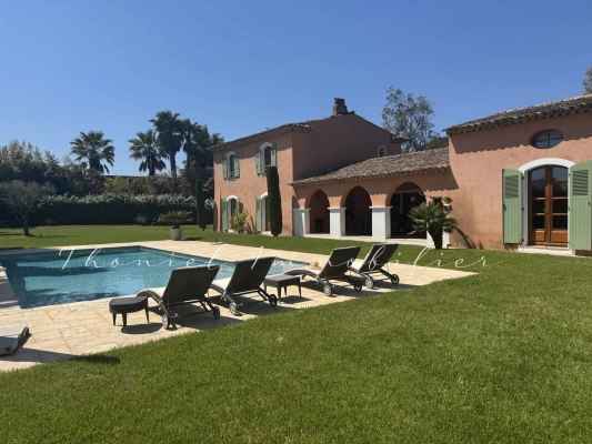 Real Estate Agency Grimaud | Thoniel Immobilier | Grimaud : 4 bedroom villa with swimming pool for sale near the village of Grimaud