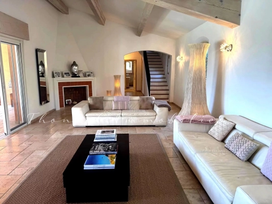à vendre maison, villa Grimaud - Villa 4 chambres avec piscine, entre village et mer à la vente à Grimaud
