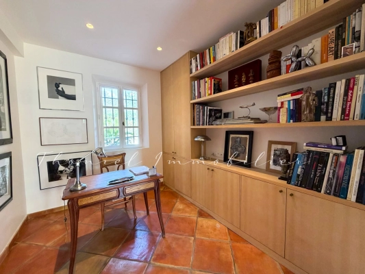 For sale house, villa Grimaud - 300 m2 property for sale at the foot of the village of Grimaud