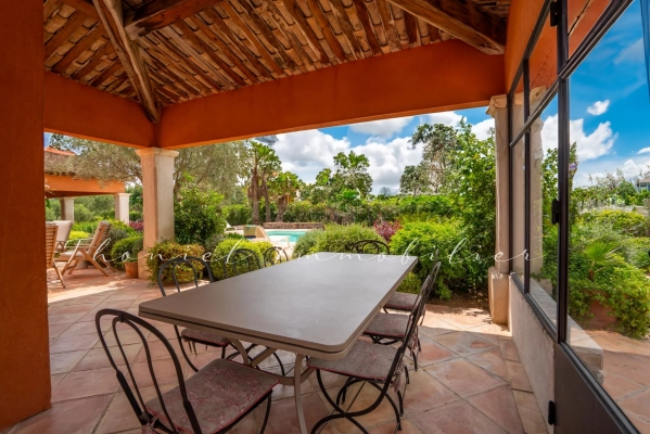For sale house, villa Grimaud - 300 m2 property for sale at the foot of the village of Grimaud