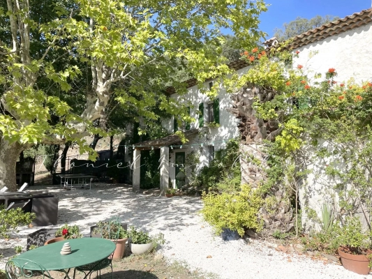 Agence immobilière Grimaud | Thoniel Immobilier | La Garde-Freinet : PROPRIÉTÉ ANCIENNE AU CHARME EXCEPTIONNEL À LA VENTE A LA GARDE-FREINET
