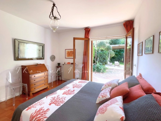 à vendre maison, villa Grimaud - Villa à la vente dans un domaine privé de Grimaud à pied des plages