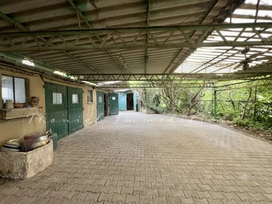Vente terrain Cogolin - Terrain avec hangars à vendre à Cogolin